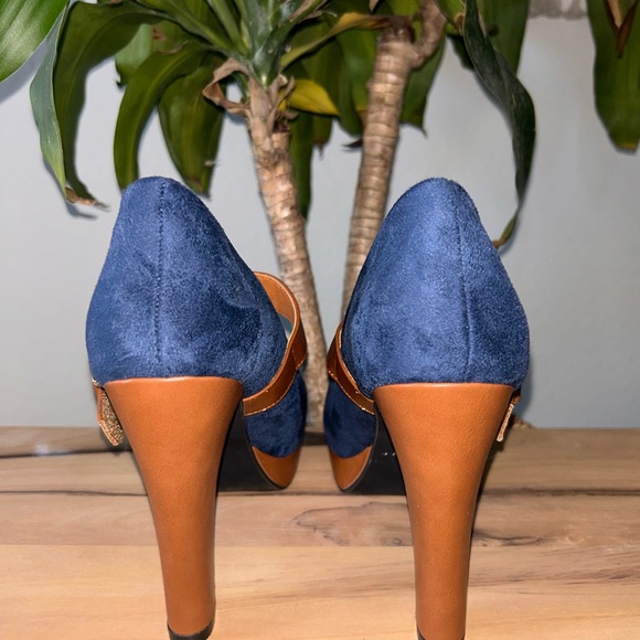 Platform form blue and tan heels - Picture 3 of 4